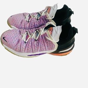 Nike LeBron 18 XVIII  Sz 5.5 Graffiti M Youth  Sneakers Boys/ Girls